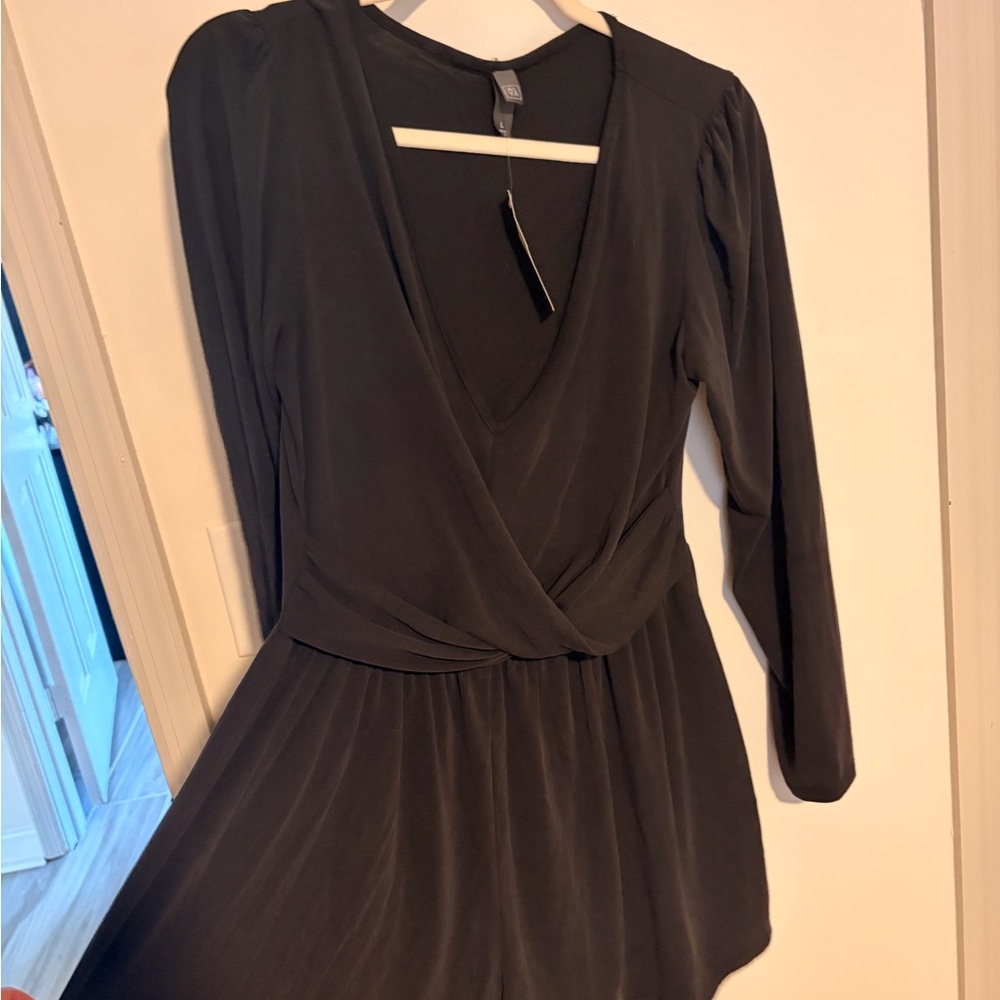 NWT Francesca's Collections Black Long Sleeve Romper